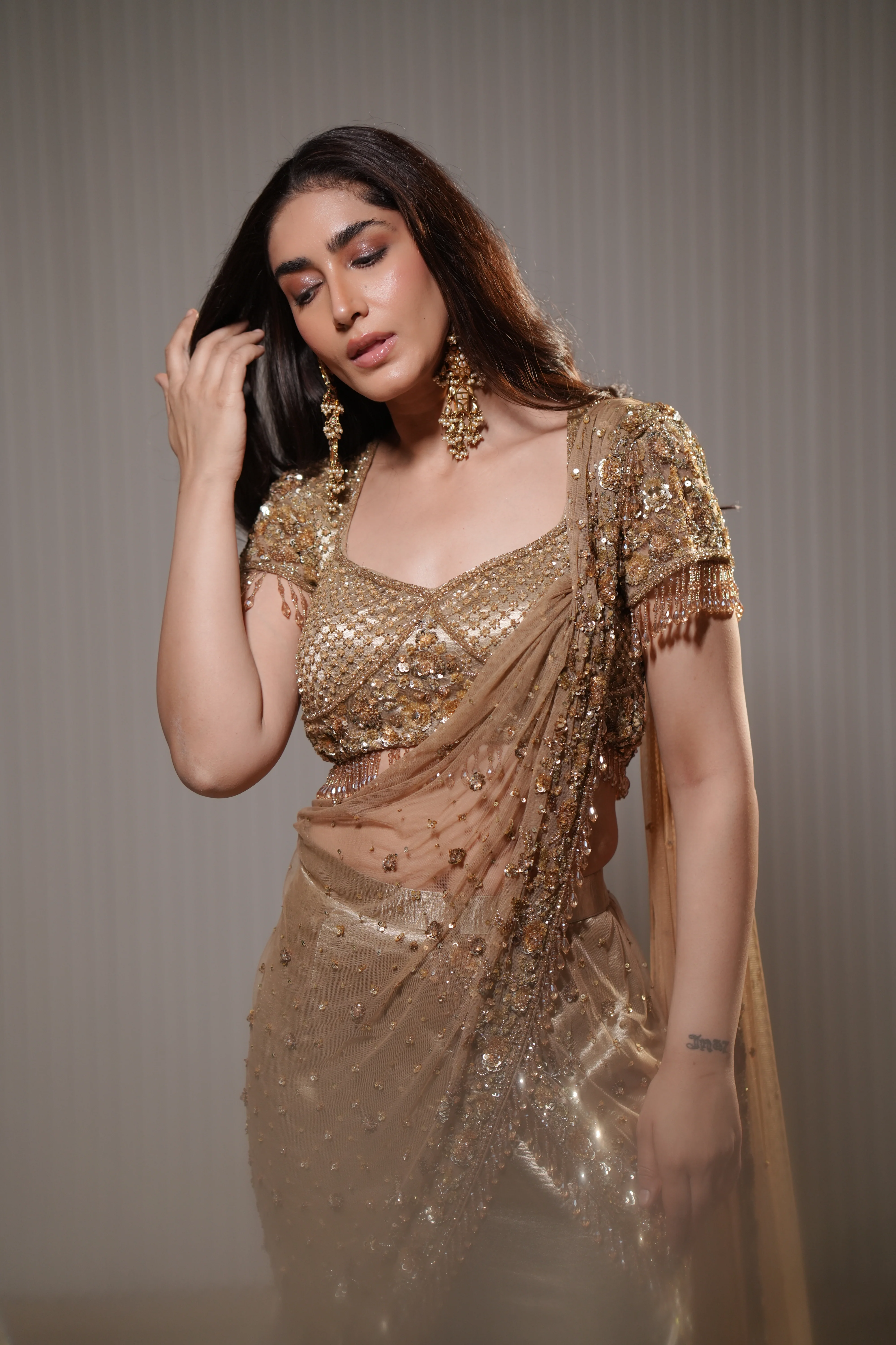 Aurelia Golden Saree - Image 7