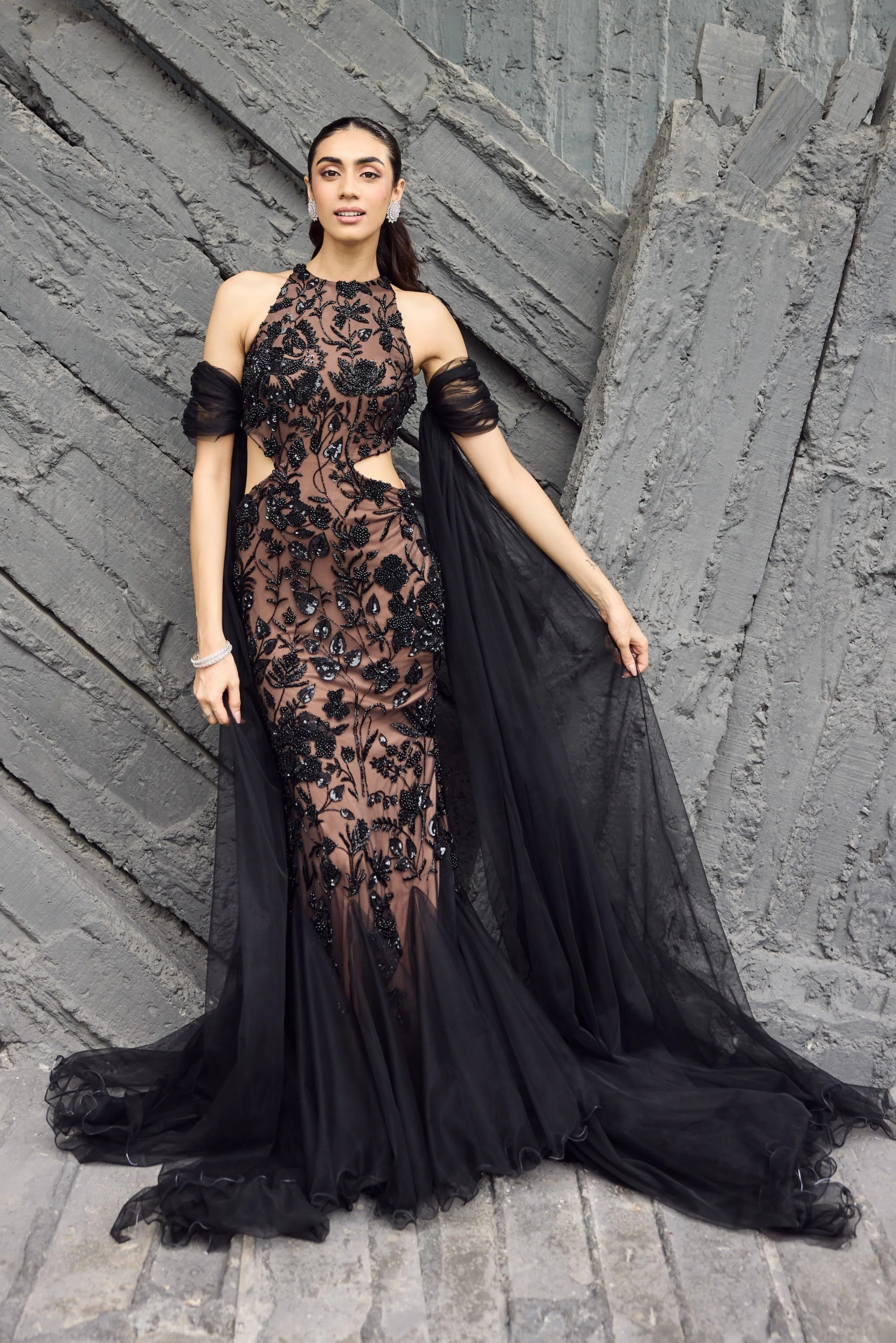 Black Eagle - Hand embroidered gown - Image 5