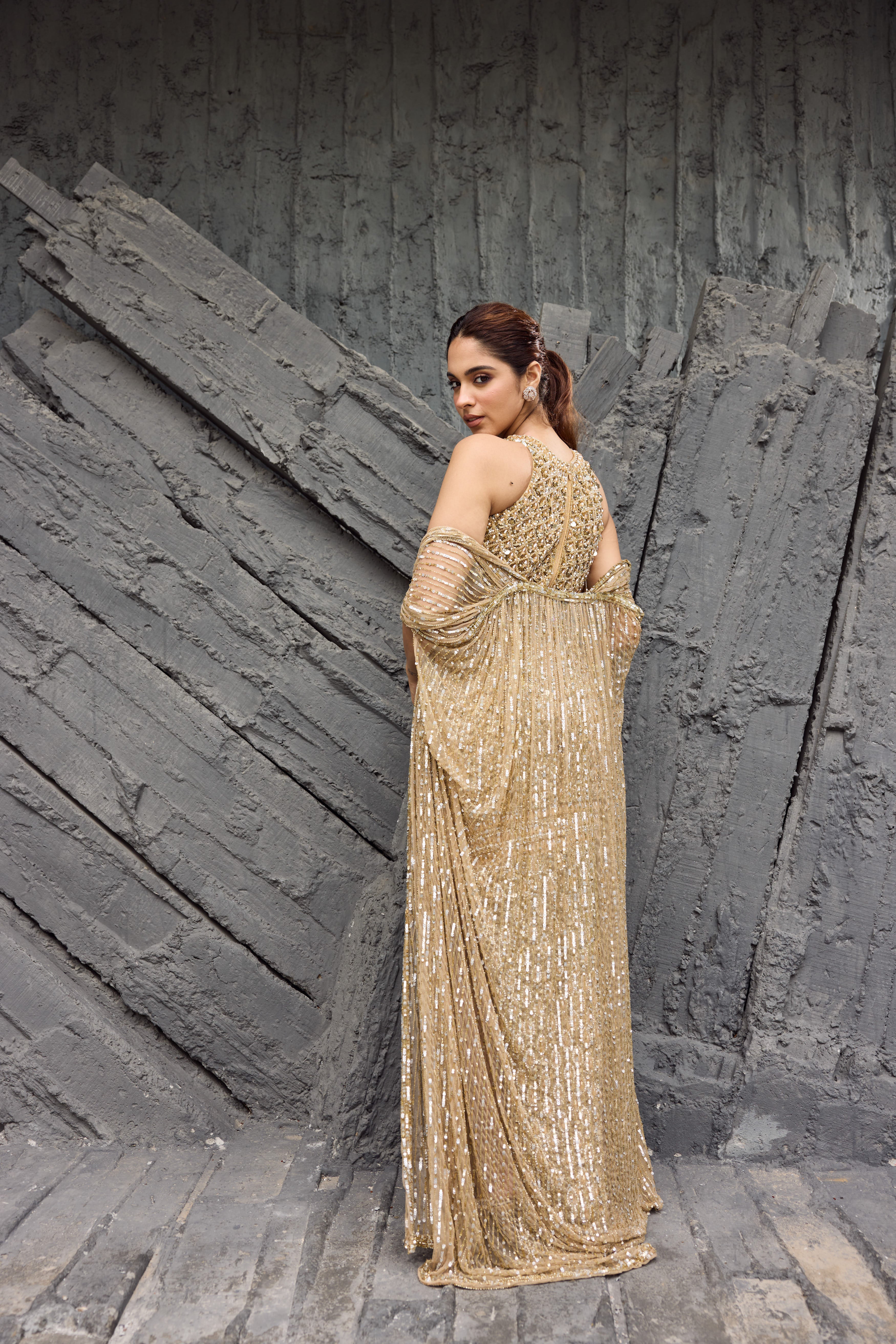 Marigold - A shimmering golden gown - Image 5