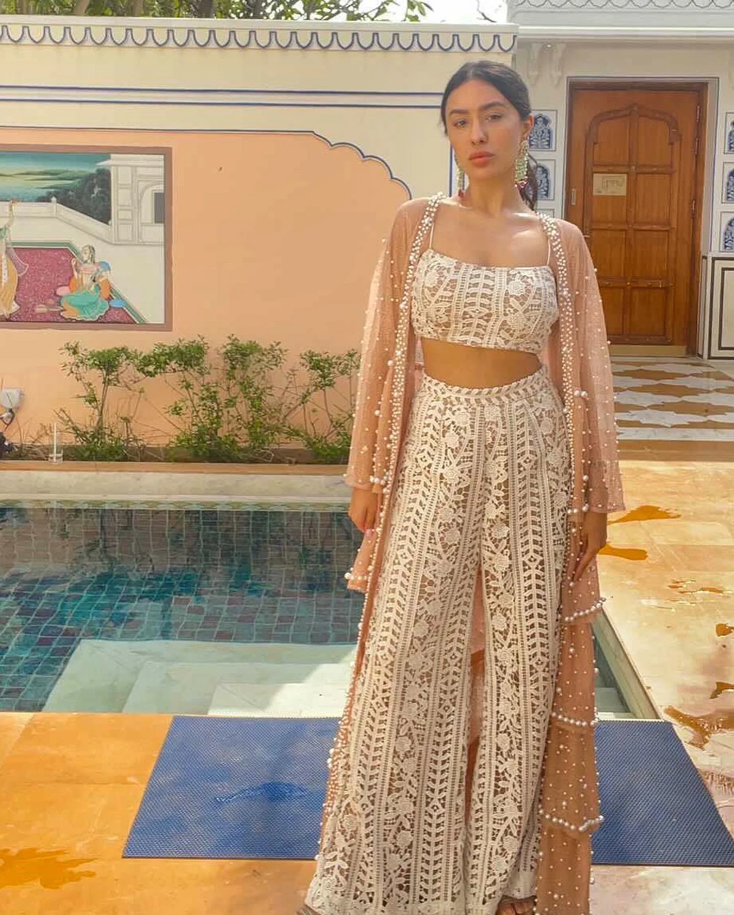 White Lace Co-ord - Image 3